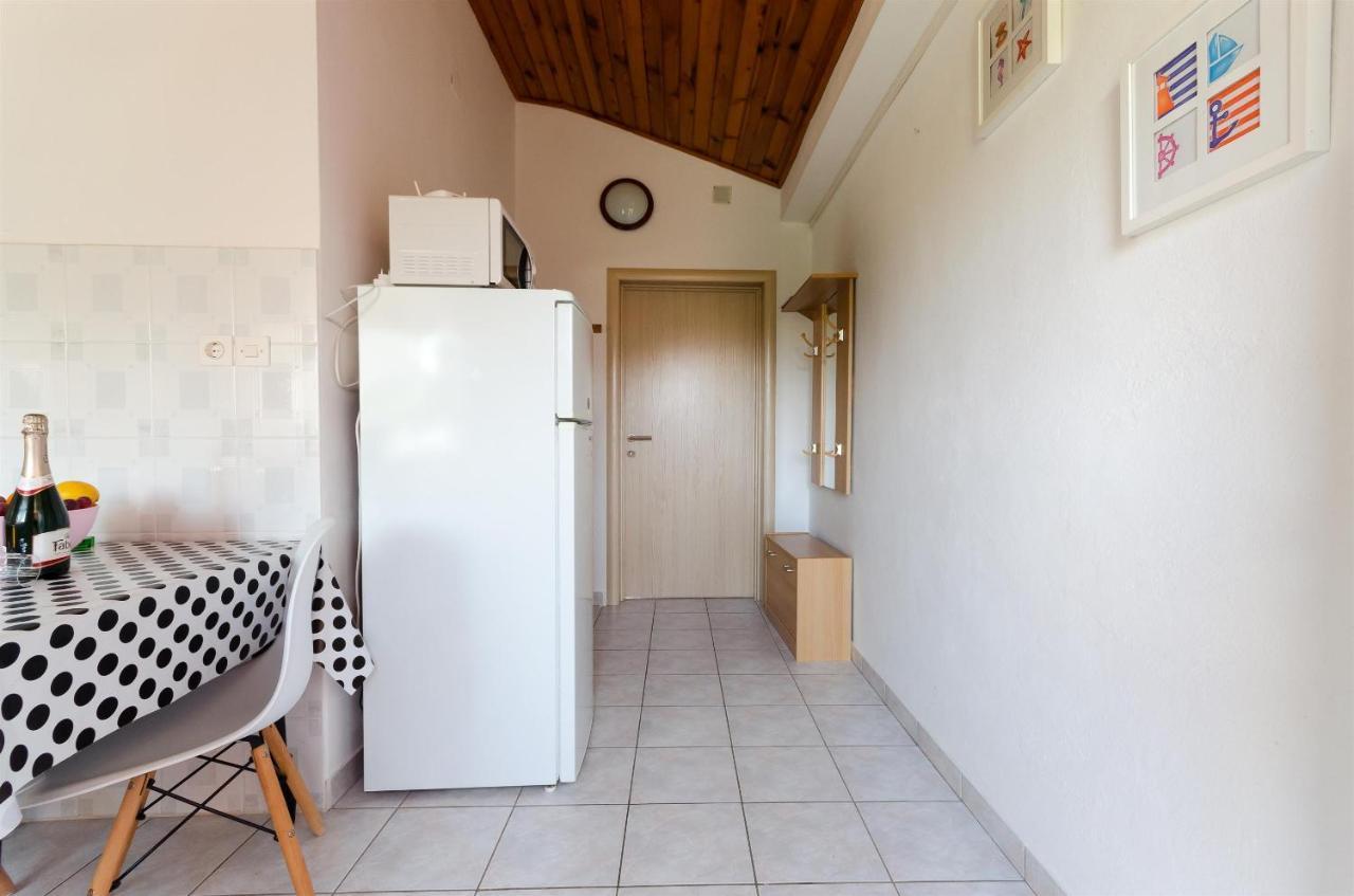 Apartments Anica F Lopar Luaran gambar
