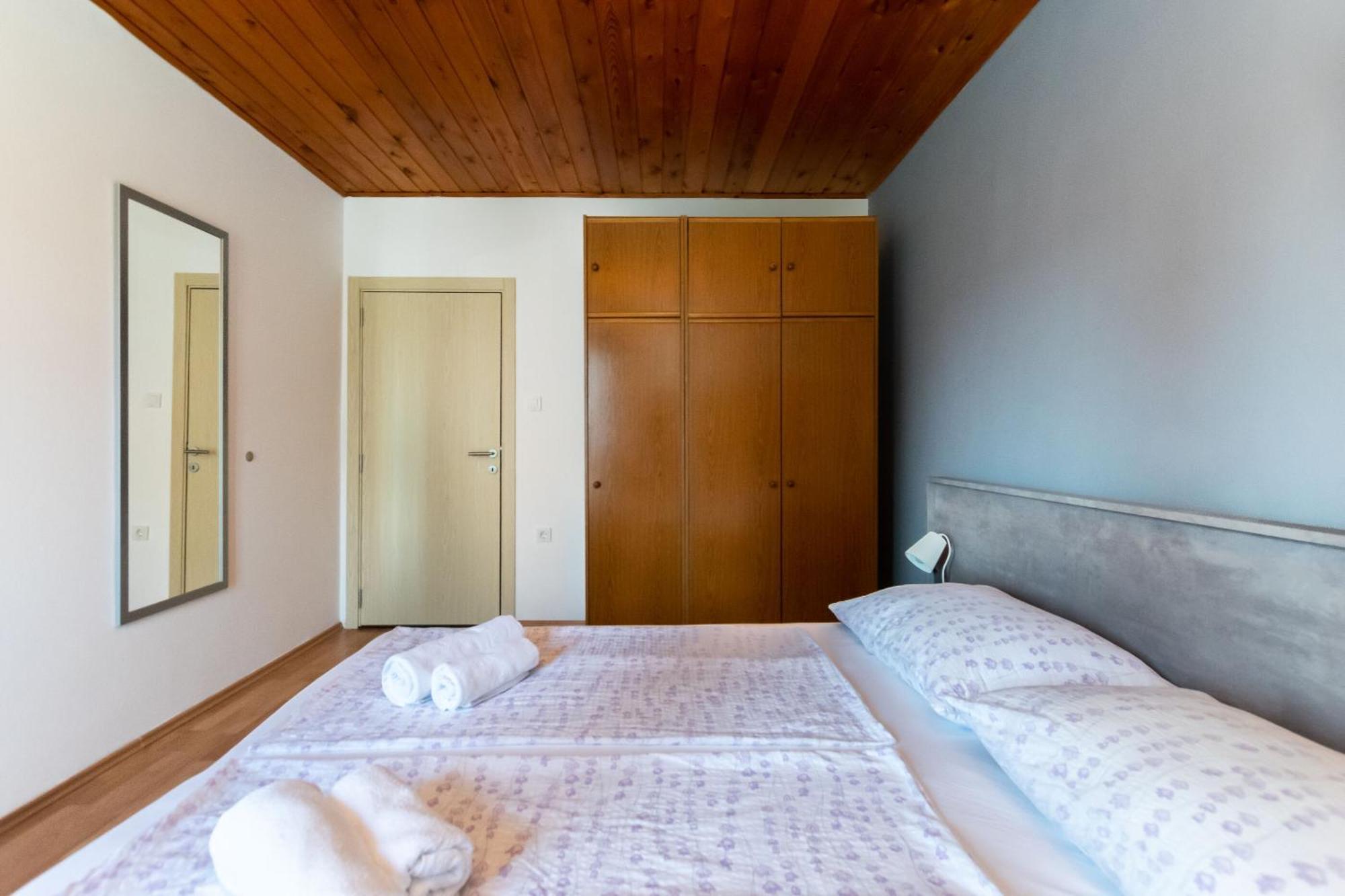 Apartments Anica F Lopar Luaran gambar