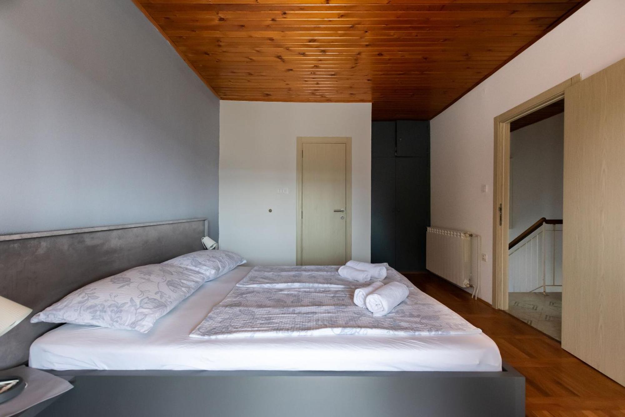 Apartments Anica F Lopar Luaran gambar